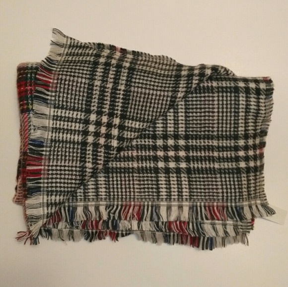 🦋 3/$30 Old Navy double sided blanket scarf - Picture 1 of 4